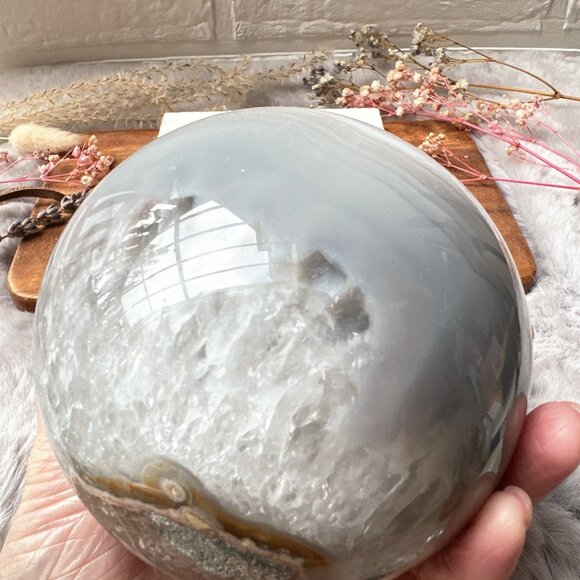 Gorgeous 1.3kg Large Agate Sphere with Druzy - Picture 7 of 10